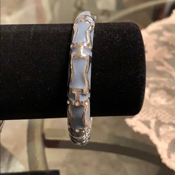 Jewelry - Picture 6 of 8